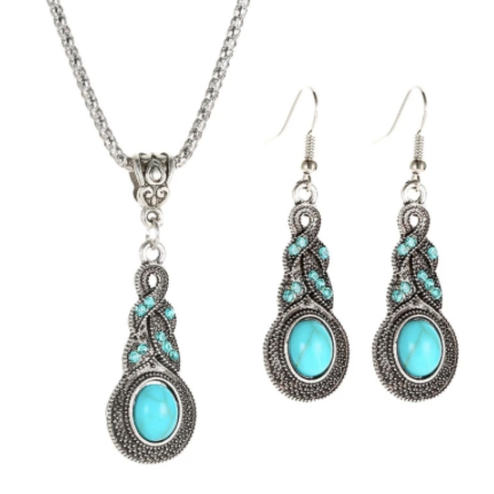 Necklace and earring set for those who like traditional designs